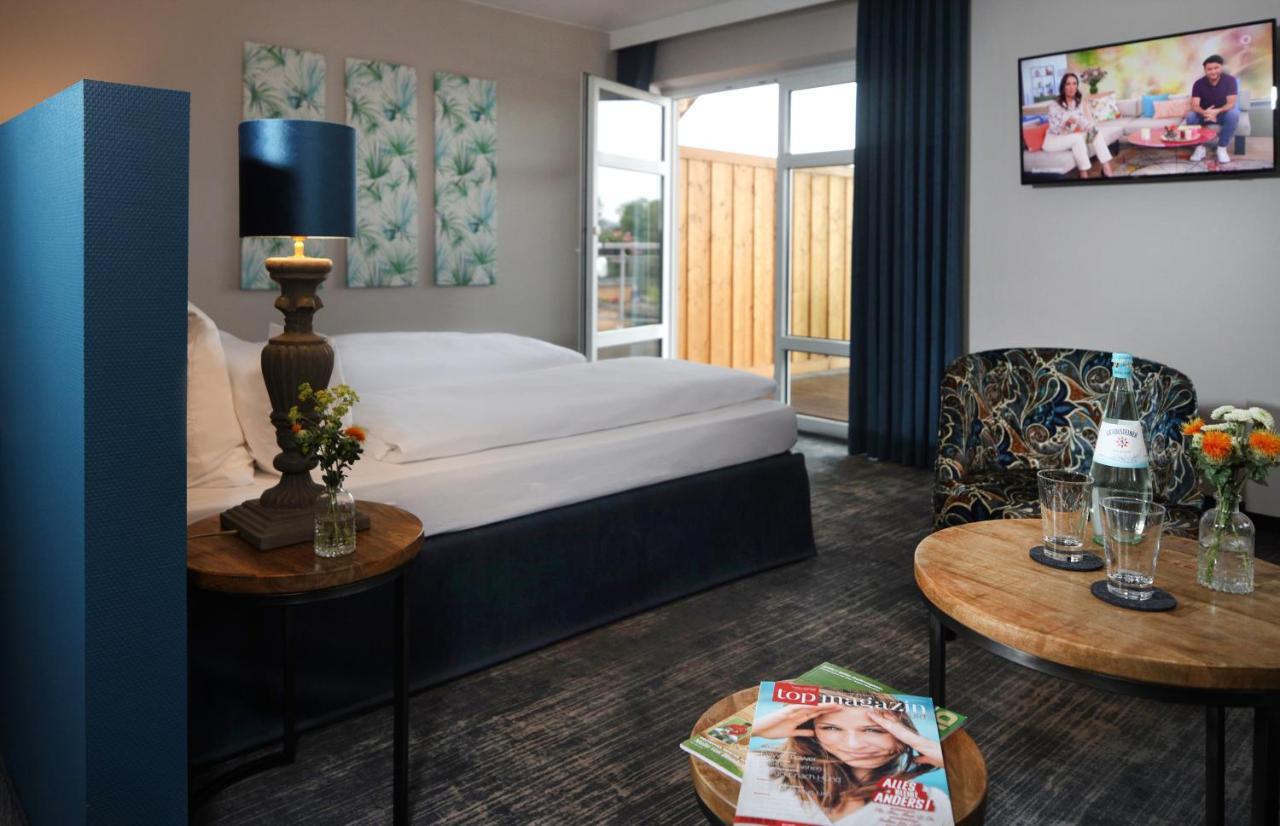 Seehotel Niedernberg - Das Dorf Am See エクステリア 写真