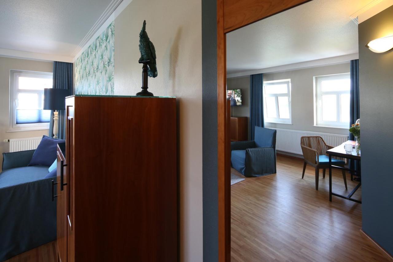 Seehotel Niedernberg - Das Dorf Am See エクステリア 写真