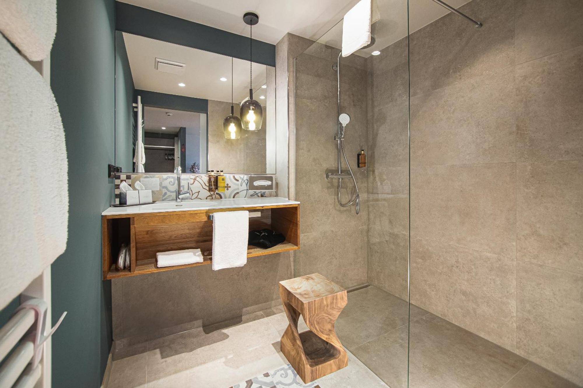 Seehotel Niedernberg - Das Dorf Am See エクステリア 写真