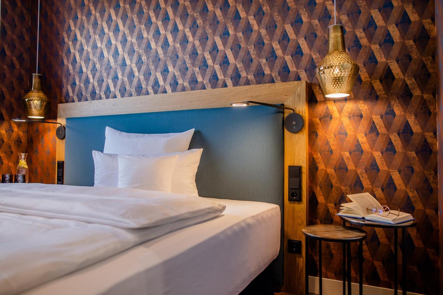 Seehotel Niedernberg - Das Dorf Am See エクステリア 写真