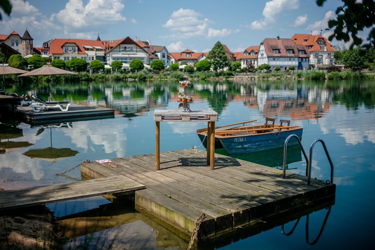 Seehotel Niedernberg - Das Dorf Am See エクステリア 写真