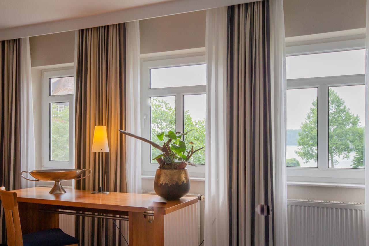 Seehotel Niedernberg - Das Dorf Am See エクステリア 写真