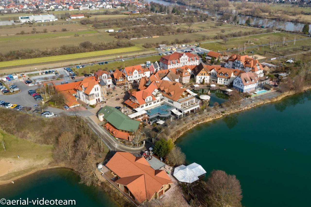 Seehotel Niedernberg - Das Dorf Am See エクステリア 写真