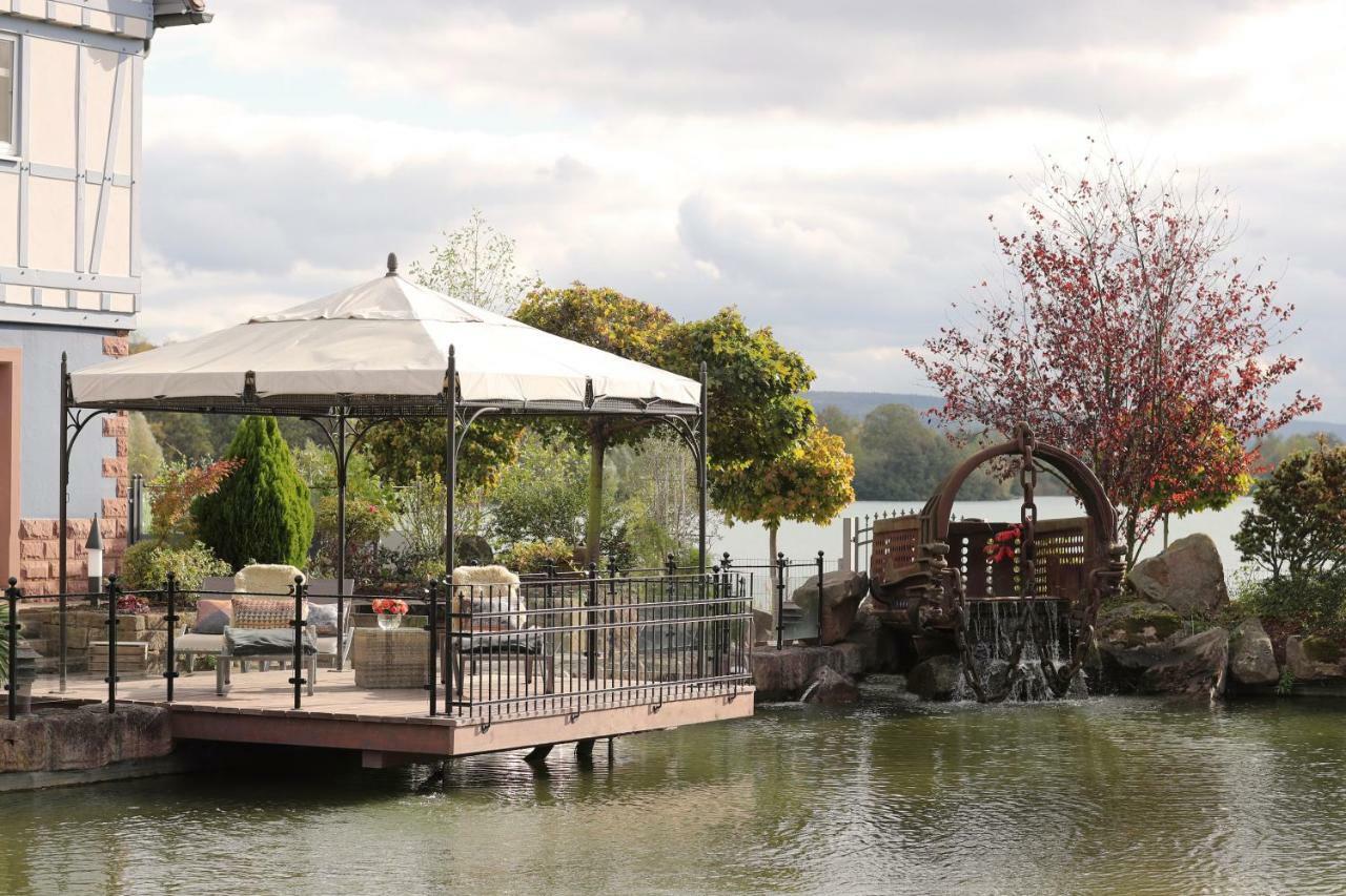 Seehotel Niedernberg - Das Dorf Am See エクステリア 写真