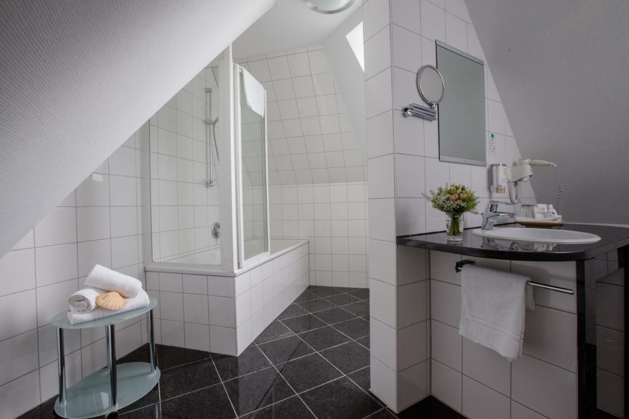Seehotel Niedernberg - Das Dorf Am See エクステリア 写真