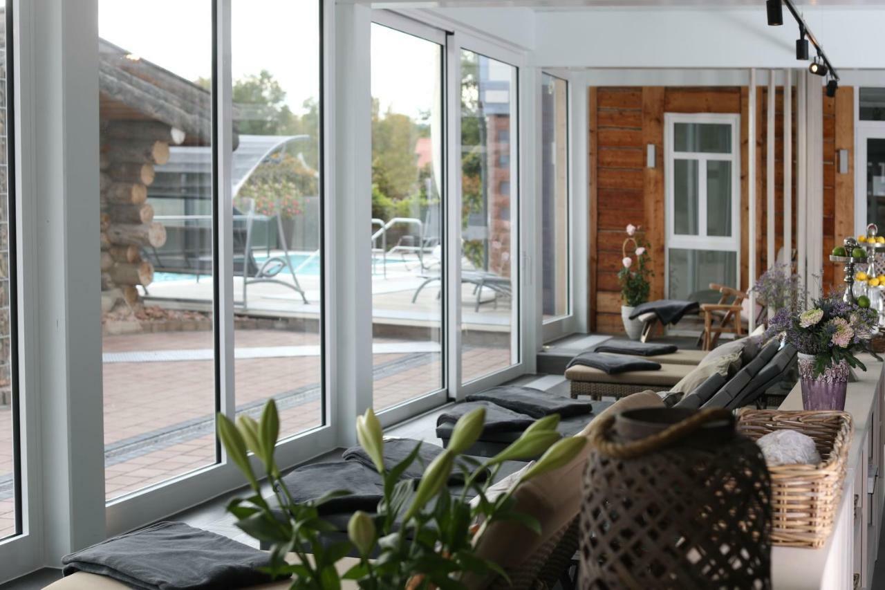 Seehotel Niedernberg - Das Dorf Am See エクステリア 写真