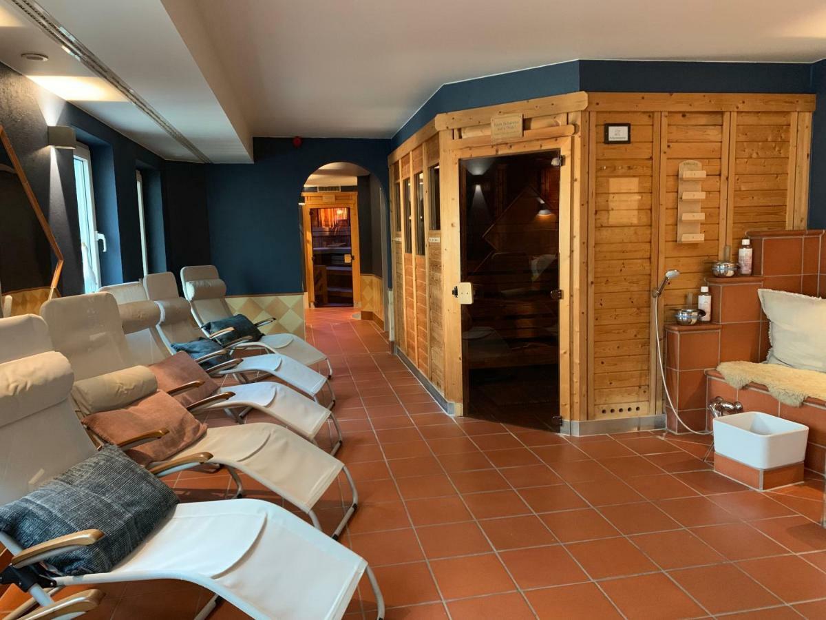 Seehotel Niedernberg - Das Dorf Am See エクステリア 写真