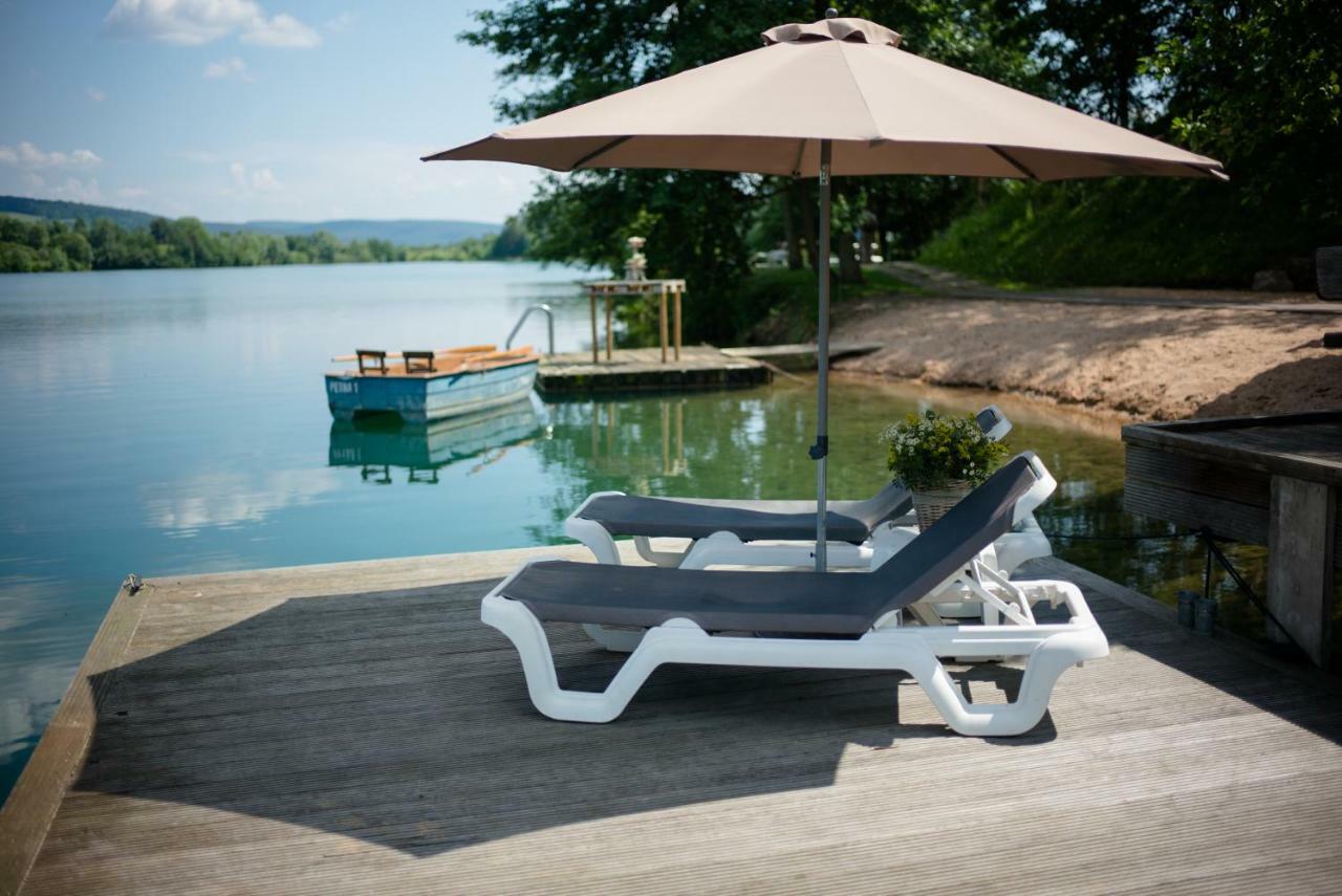 Seehotel Niedernberg - Das Dorf Am See エクステリア 写真